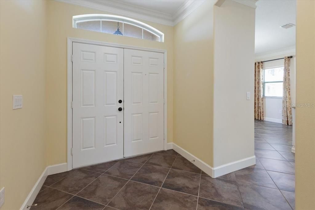 En Venta: $499,900 (3 camas, 2 baños, 2560 Pies cuadrados)