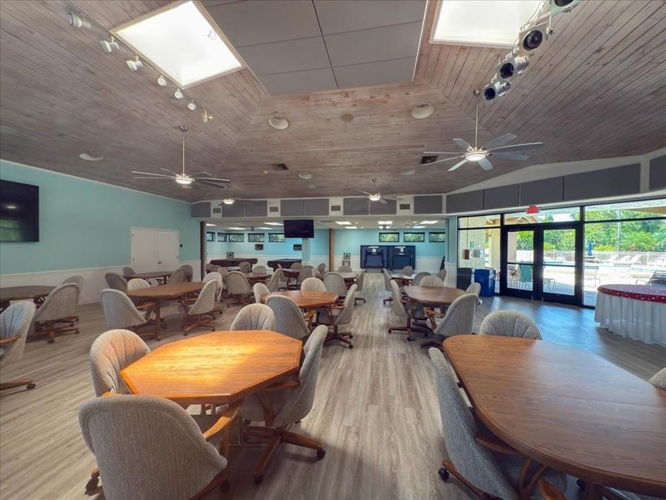 En Venta: $499,900 (3 camas, 2 baños, 2560 Pies cuadrados)