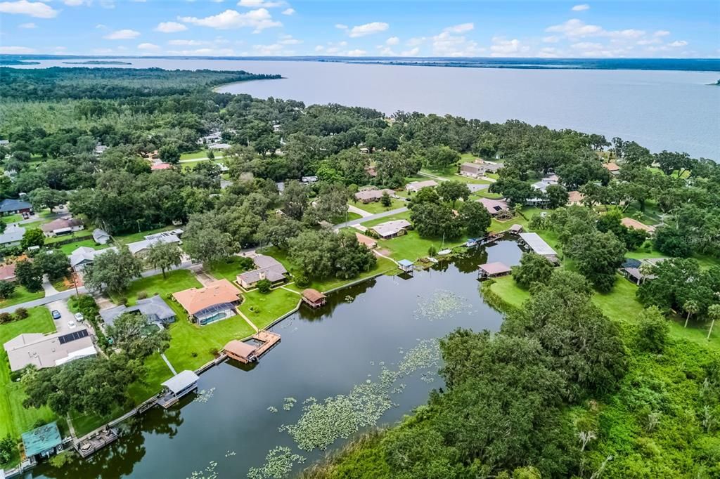 Active With Contract: $412,500 (3 beds, 2 baths, 2089 Square Feet)