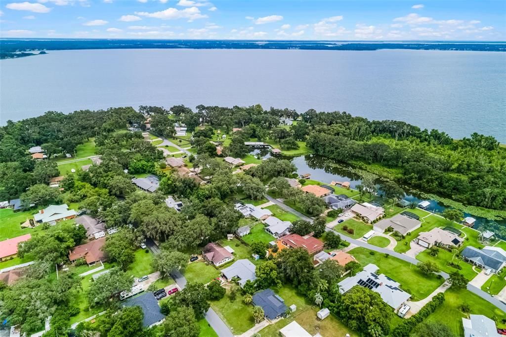 Active With Contract: $412,500 (3 beds, 2 baths, 2089 Square Feet)