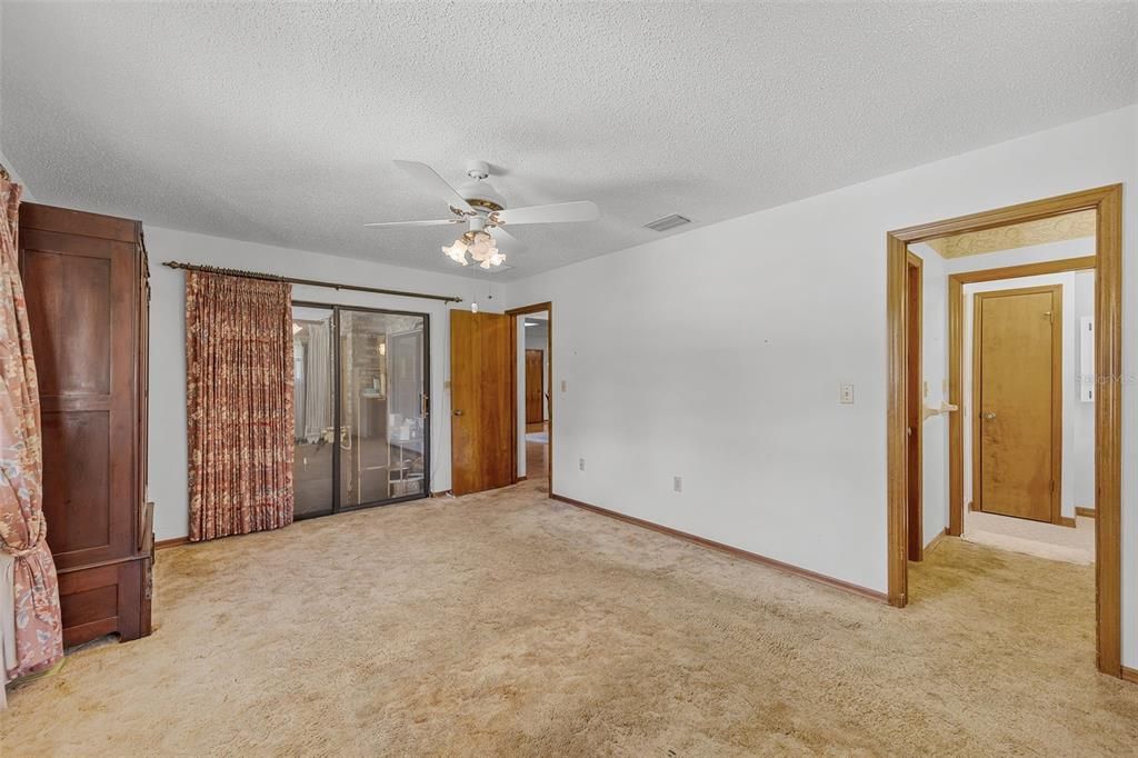 Active With Contract: $412,500 (3 beds, 2 baths, 2089 Square Feet)