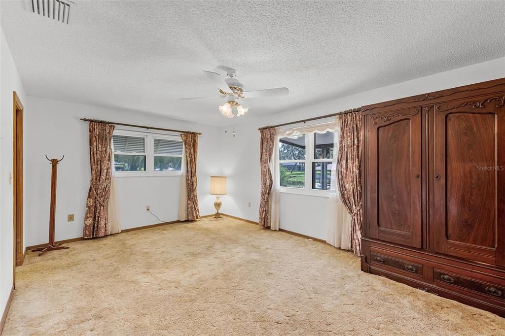 Active With Contract: $412,500 (3 beds, 2 baths, 2089 Square Feet)