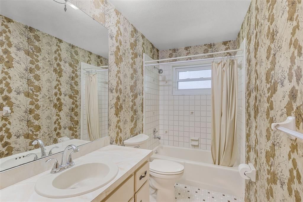 Active With Contract: $412,500 (3 beds, 2 baths, 2089 Square Feet)