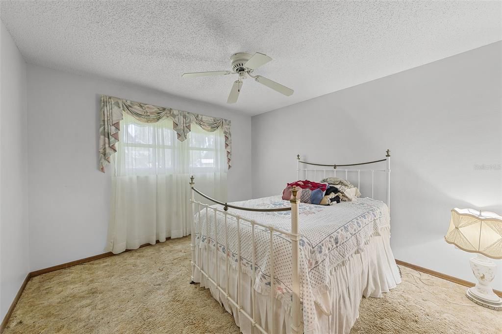 Active With Contract: $412,500 (3 beds, 2 baths, 2089 Square Feet)