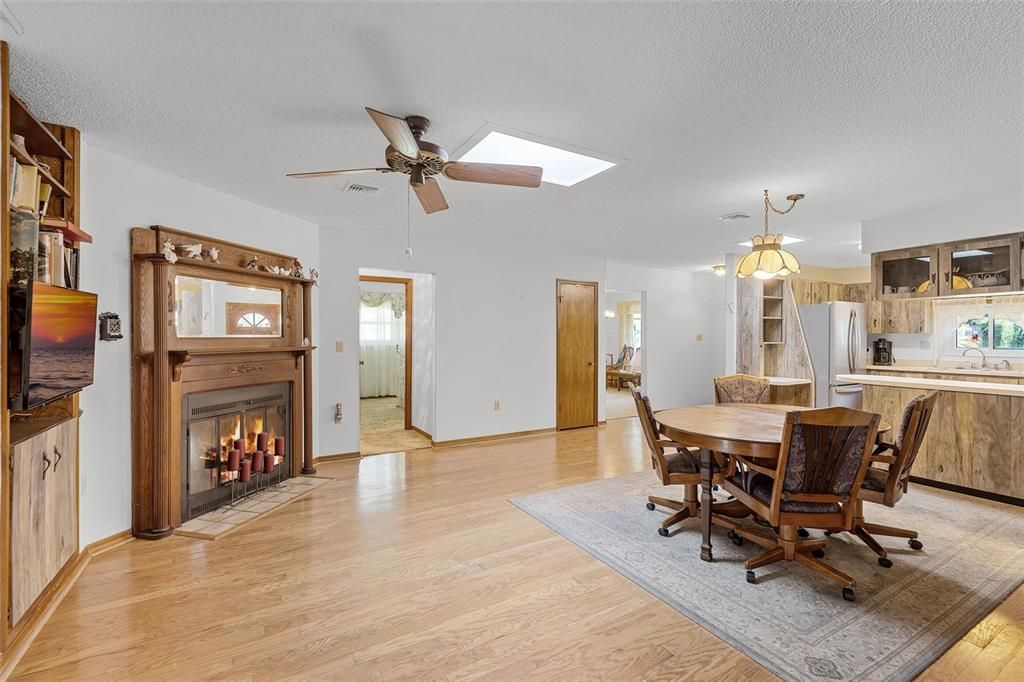 Active With Contract: $412,500 (3 beds, 2 baths, 2089 Square Feet)