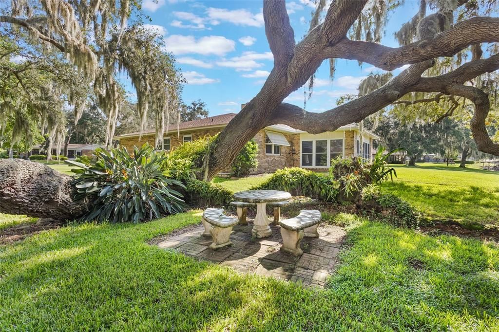 Active With Contract: $412,500 (3 beds, 2 baths, 2089 Square Feet)