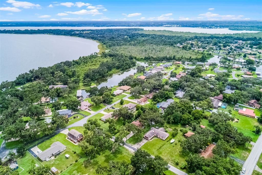 Active With Contract: $412,500 (3 beds, 2 baths, 2089 Square Feet)