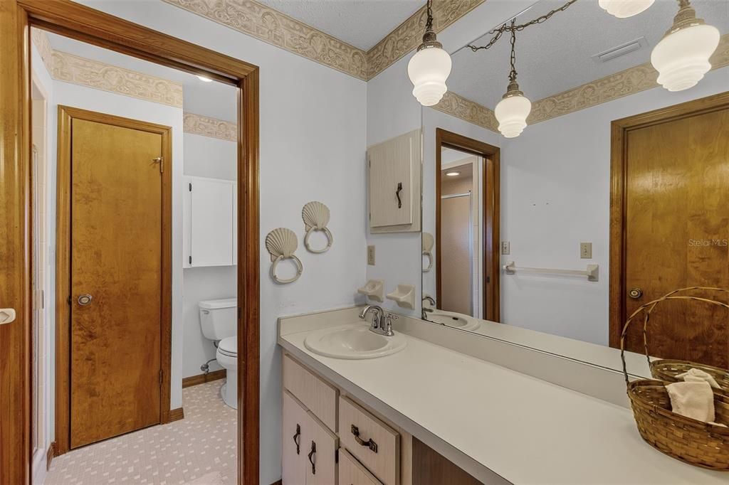 Active With Contract: $412,500 (3 beds, 2 baths, 2089 Square Feet)