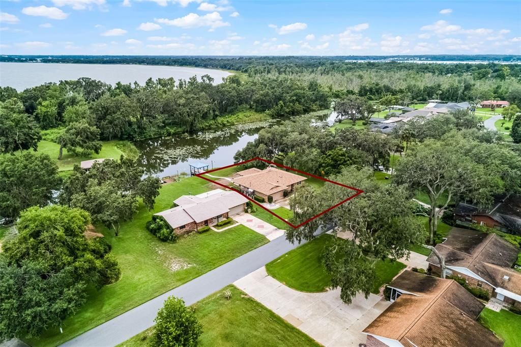 Active With Contract: $412,500 (3 beds, 2 baths, 2089 Square Feet)