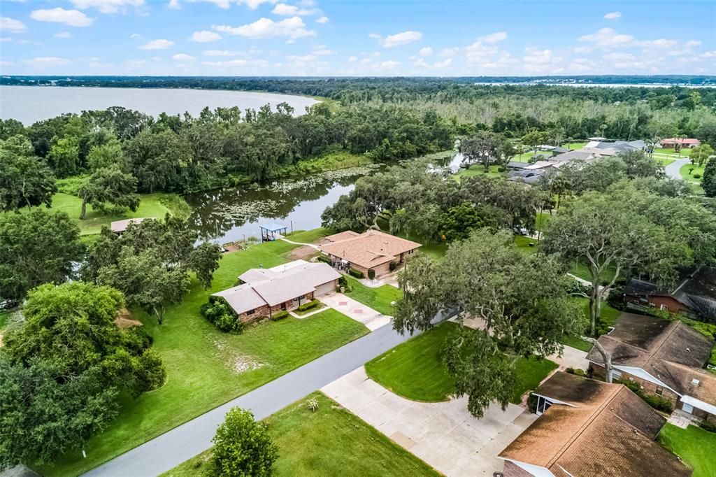 Active With Contract: $412,500 (3 beds, 2 baths, 2089 Square Feet)