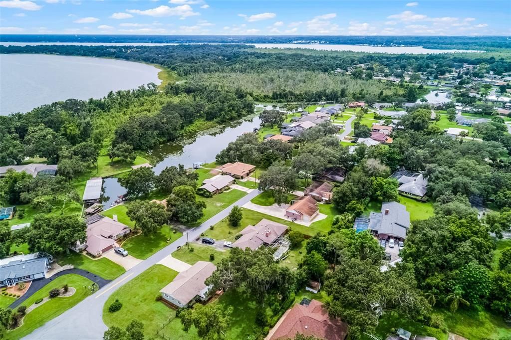 Active With Contract: $412,500 (3 beds, 2 baths, 2089 Square Feet)