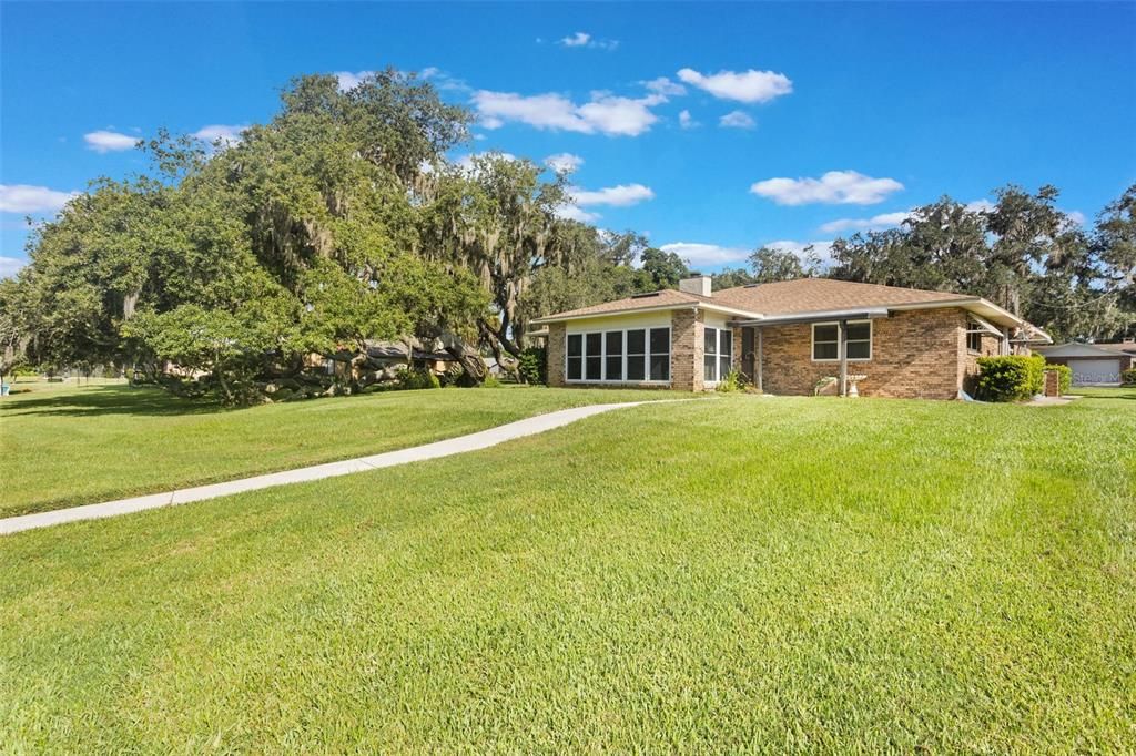 Active With Contract: $412,500 (3 beds, 2 baths, 2089 Square Feet)