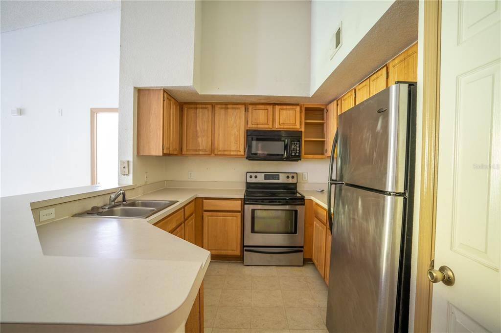 For Rent: $1,600 (2 beds, 2 baths, 1044 Square Feet)