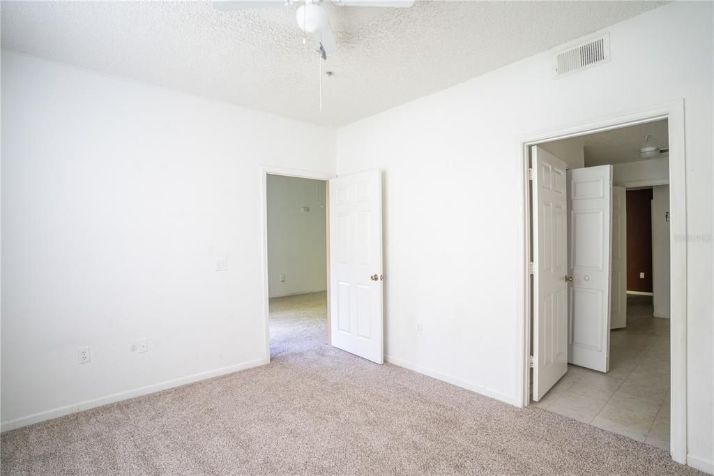 For Rent: $1,600 (2 beds, 2 baths, 1044 Square Feet)