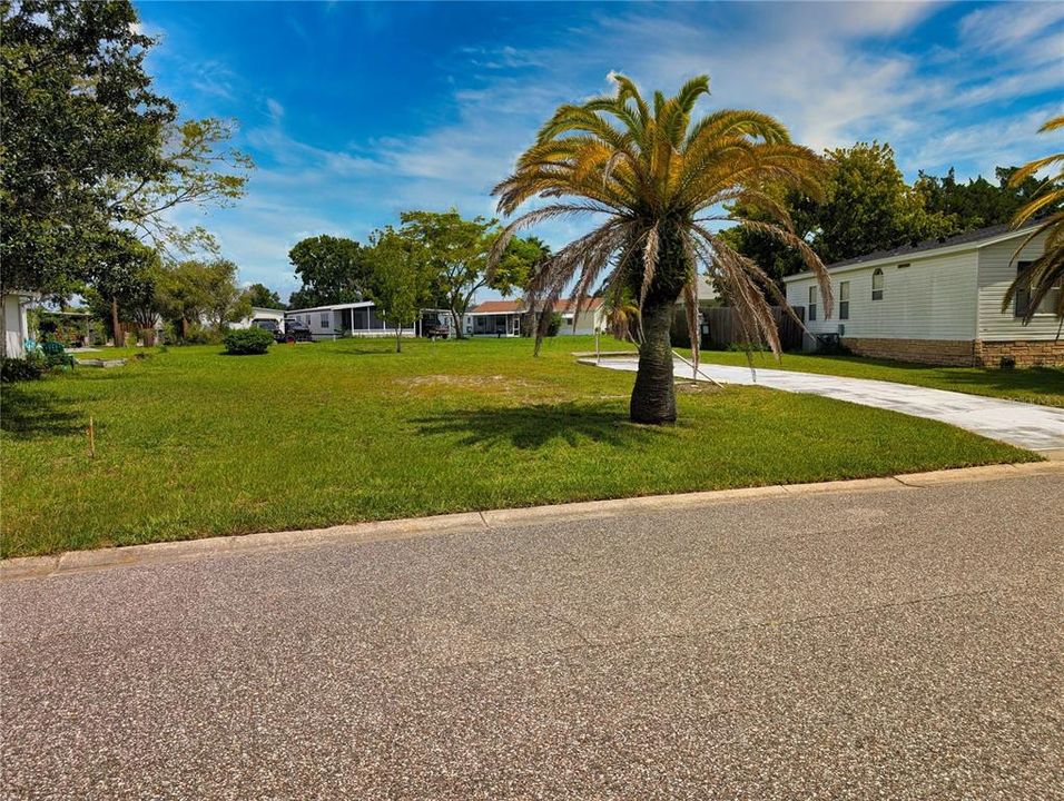 На продажу: $67,000 (0.10 acres)