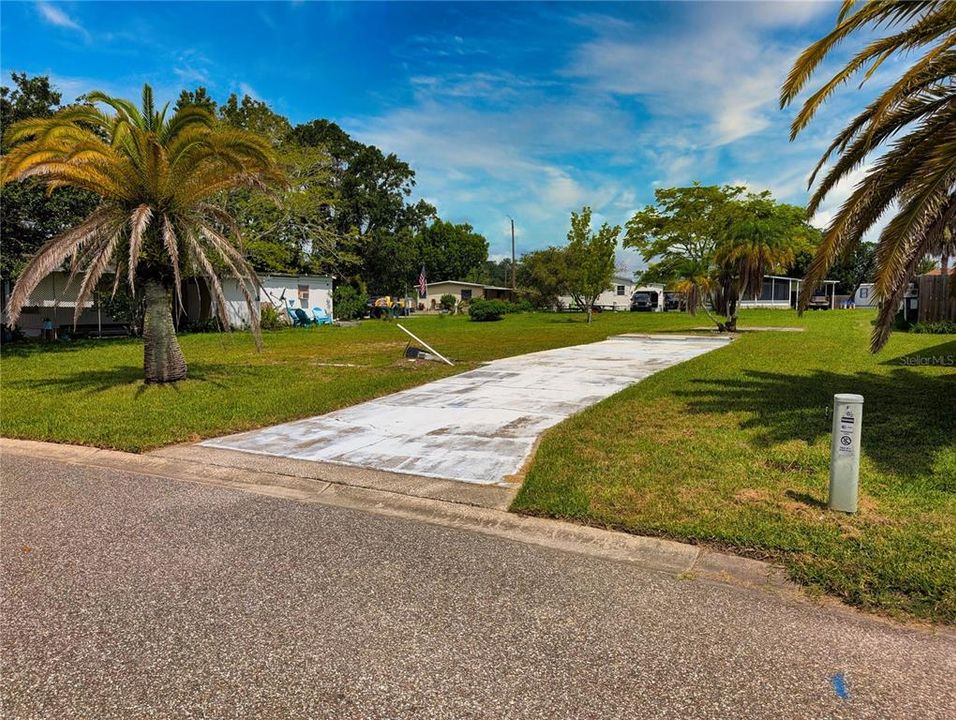 На продажу: $67,000 (0.10 acres)