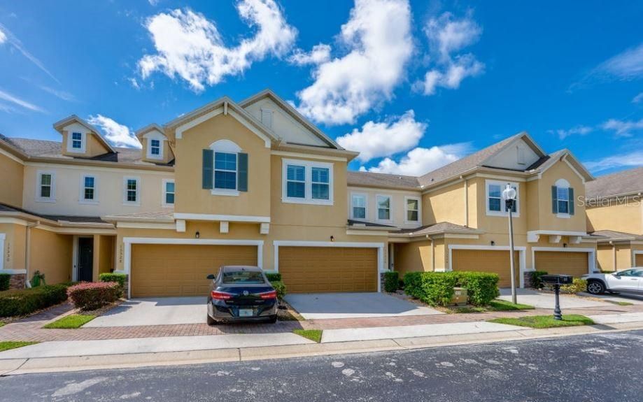 Под контрактом: $299,000 (3 спален, 2 ванн, 1609 Квадратных фут)