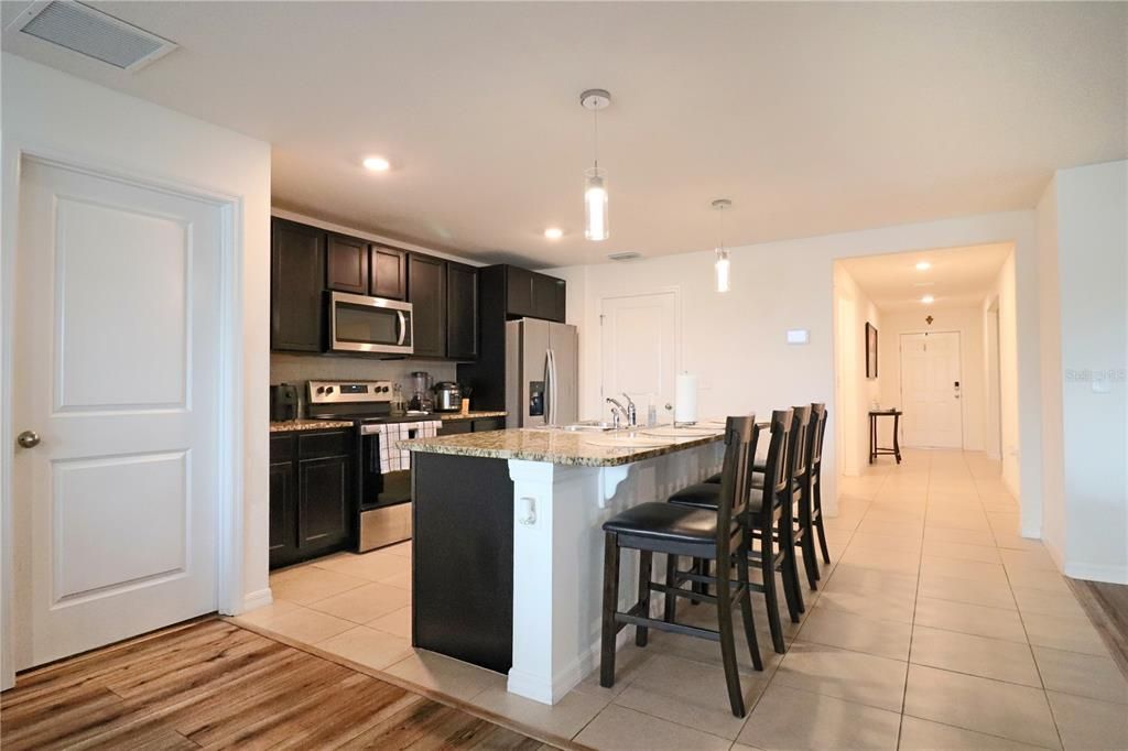 出租: $2,600 (3 贝兹, 2 浴室, 1615 平方英尺)