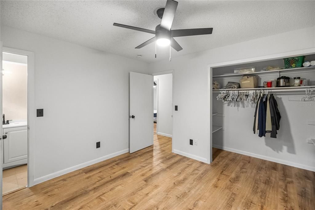 Activo con contrato: $223,900 (3 camas, 2 baños, 1424 Pies cuadrados)