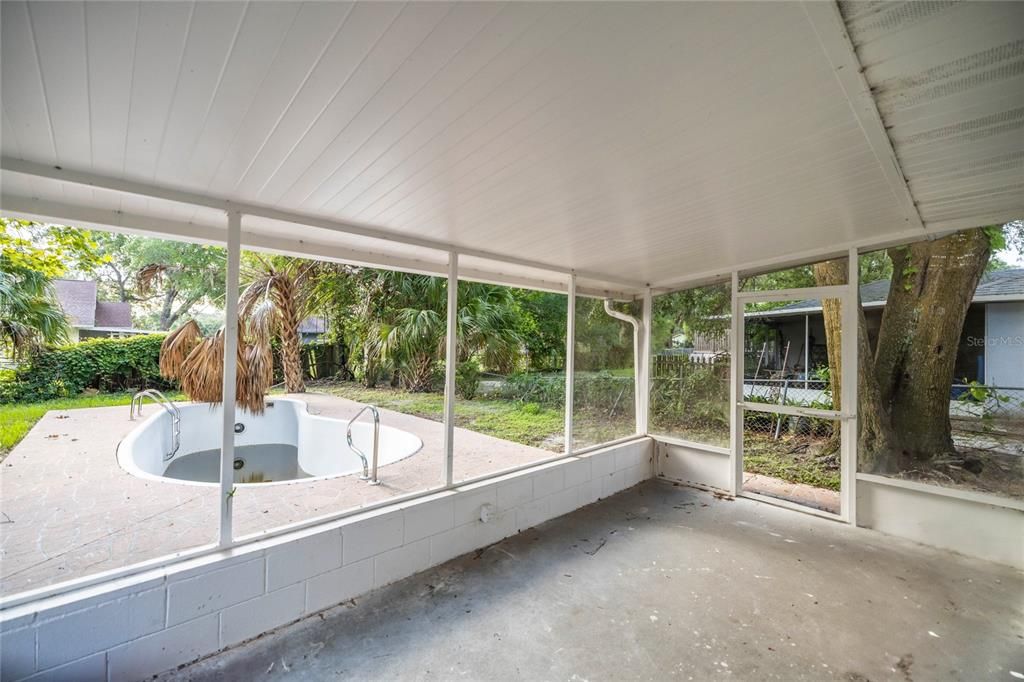 Activo con contrato: $223,900 (3 camas, 2 baños, 1424 Pies cuadrados)