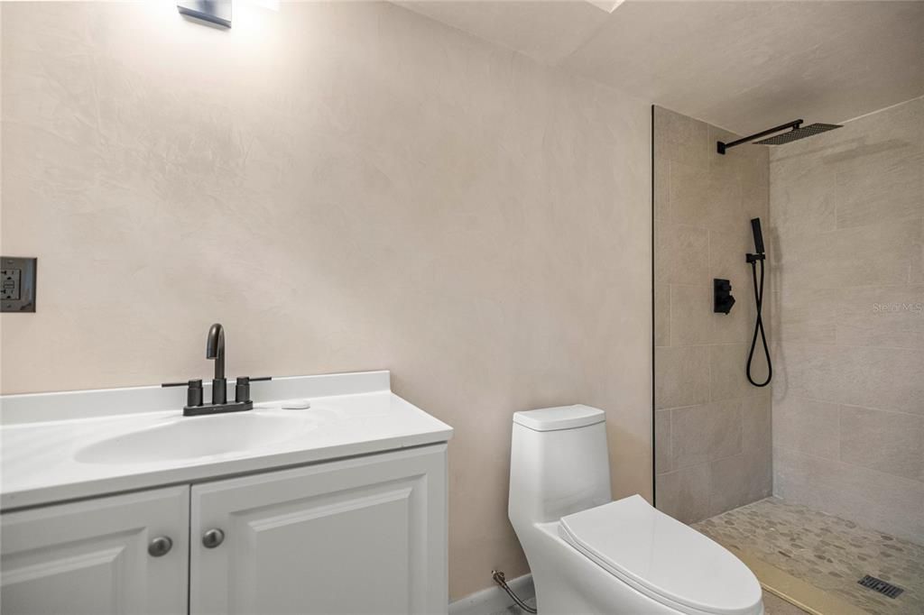 Activo con contrato: $223,900 (3 camas, 2 baños, 1424 Pies cuadrados)