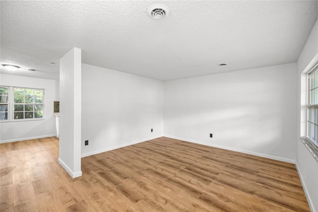 Activo con contrato: $223,900 (3 camas, 2 baños, 1424 Pies cuadrados)