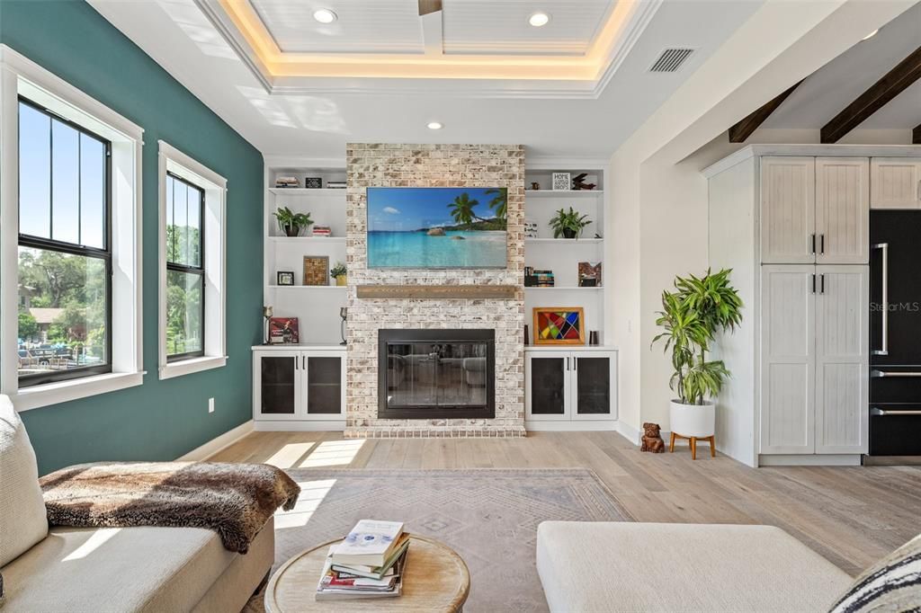 For Sale: $1,550,000 (3 beds, 2 baths, 2405 Square Feet)