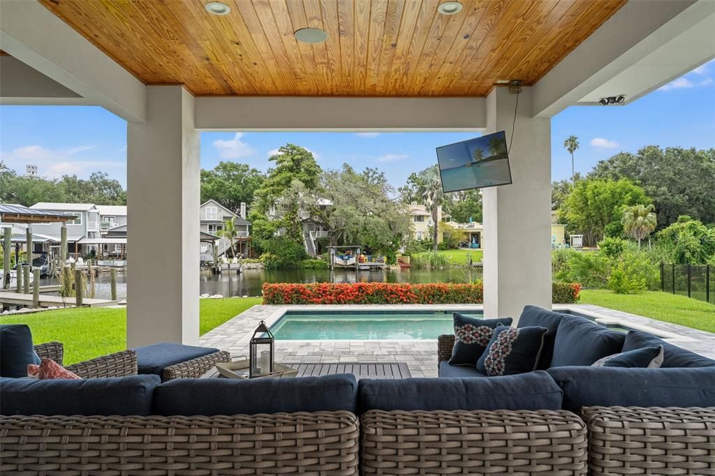 For Sale: $1,550,000 (3 beds, 2 baths, 2405 Square Feet)