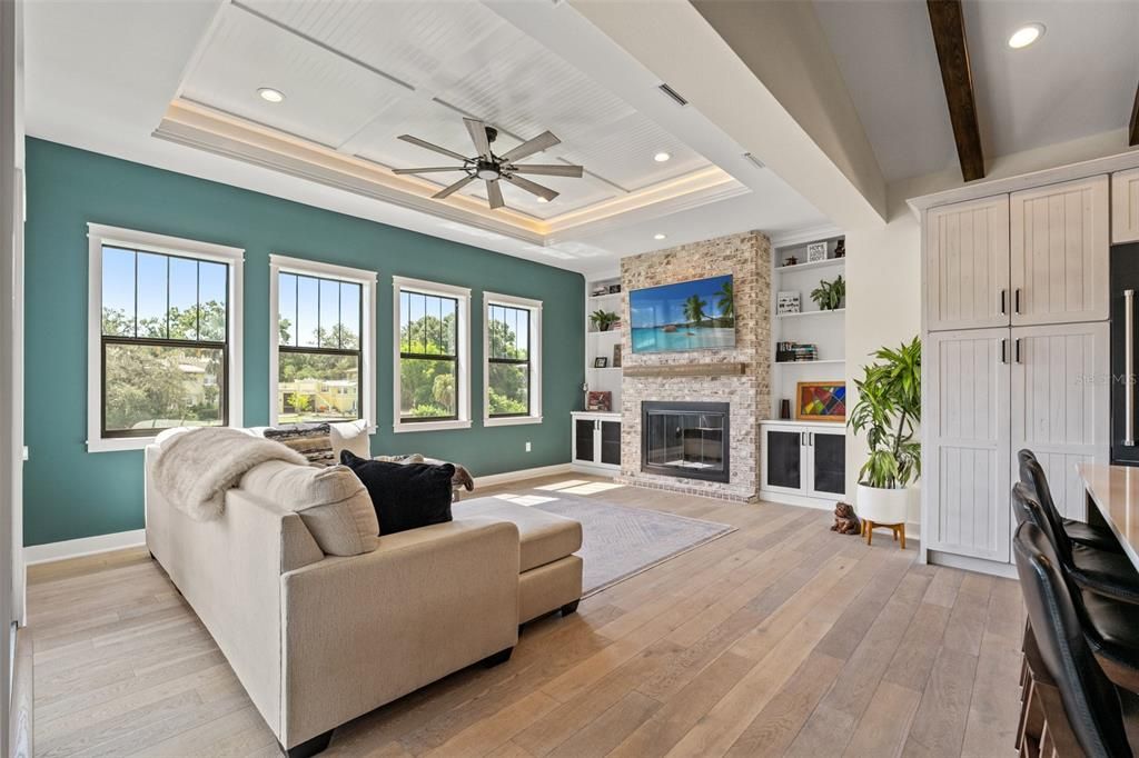 For Sale: $1,550,000 (3 beds, 2 baths, 2405 Square Feet)