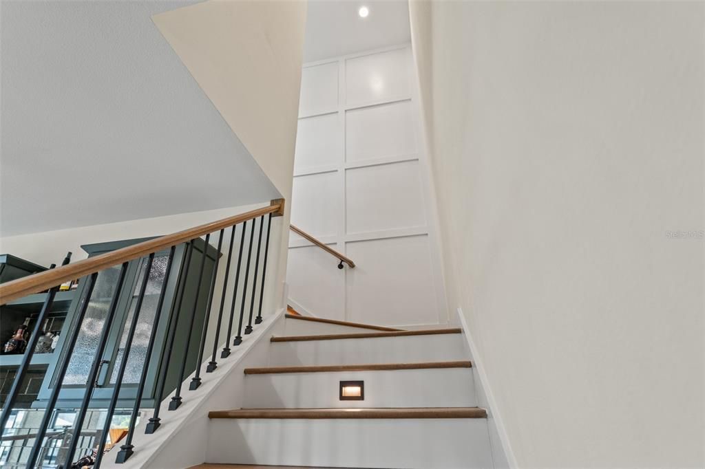 For Sale: $1,550,000 (3 beds, 2 baths, 2405 Square Feet)