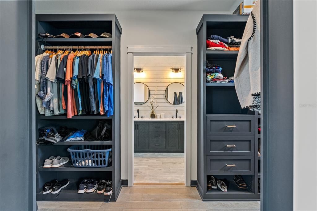 For Sale: $1,550,000 (3 beds, 2 baths, 2405 Square Feet)