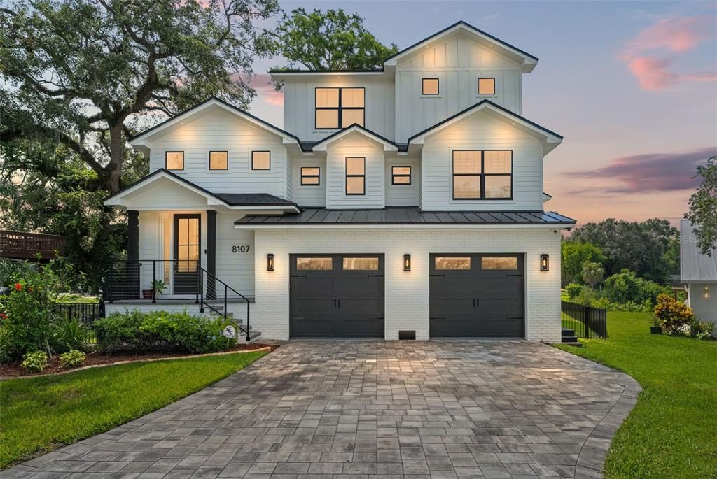 For Sale: $1,550,000 (3 beds, 2 baths, 2405 Square Feet)