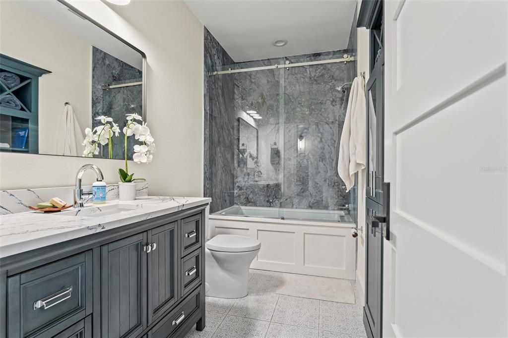 For Sale: $1,550,000 (3 beds, 2 baths, 2405 Square Feet)