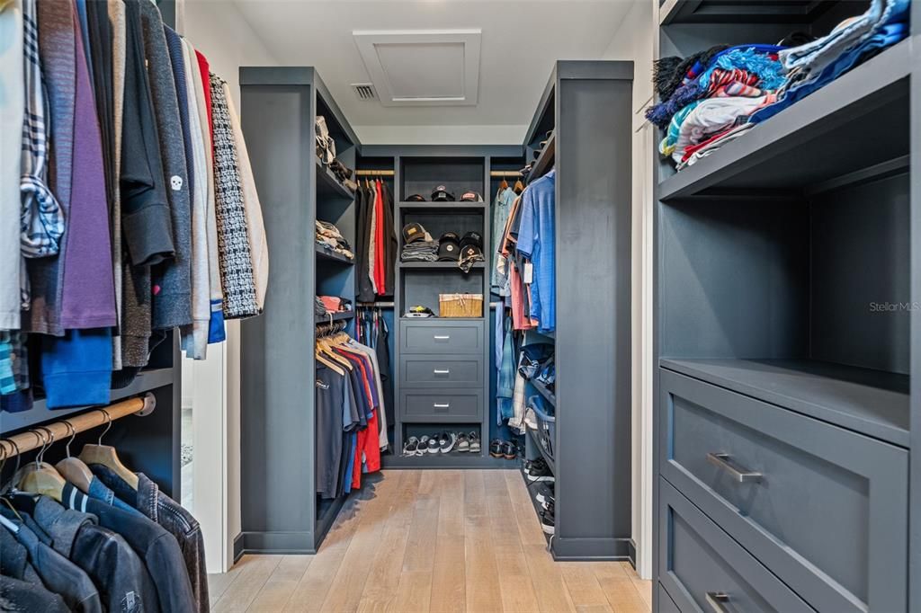 For Sale: $1,550,000 (3 beds, 2 baths, 2405 Square Feet)