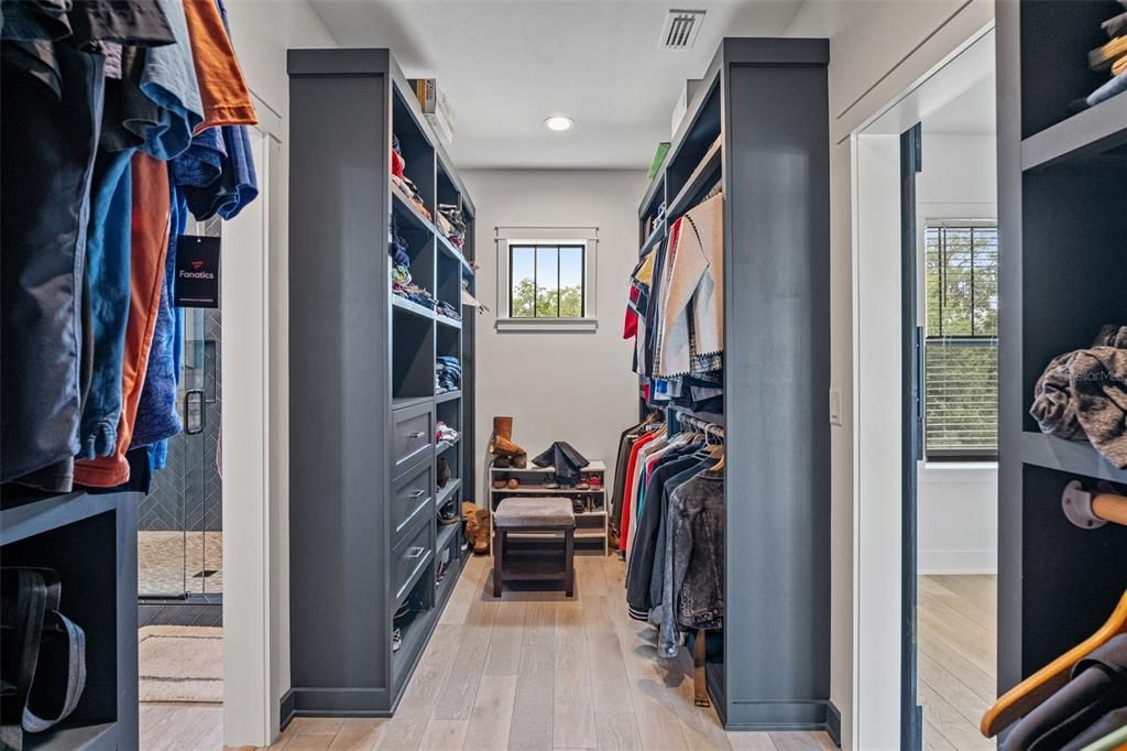 For Sale: $1,550,000 (3 beds, 2 baths, 2405 Square Feet)