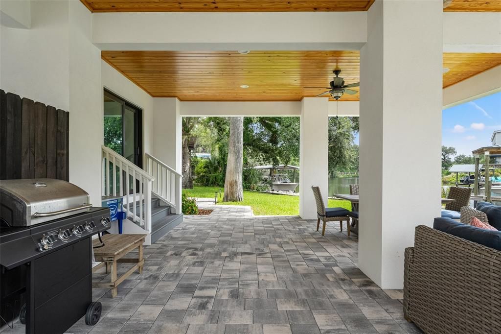 For Sale: $1,550,000 (3 beds, 2 baths, 2405 Square Feet)