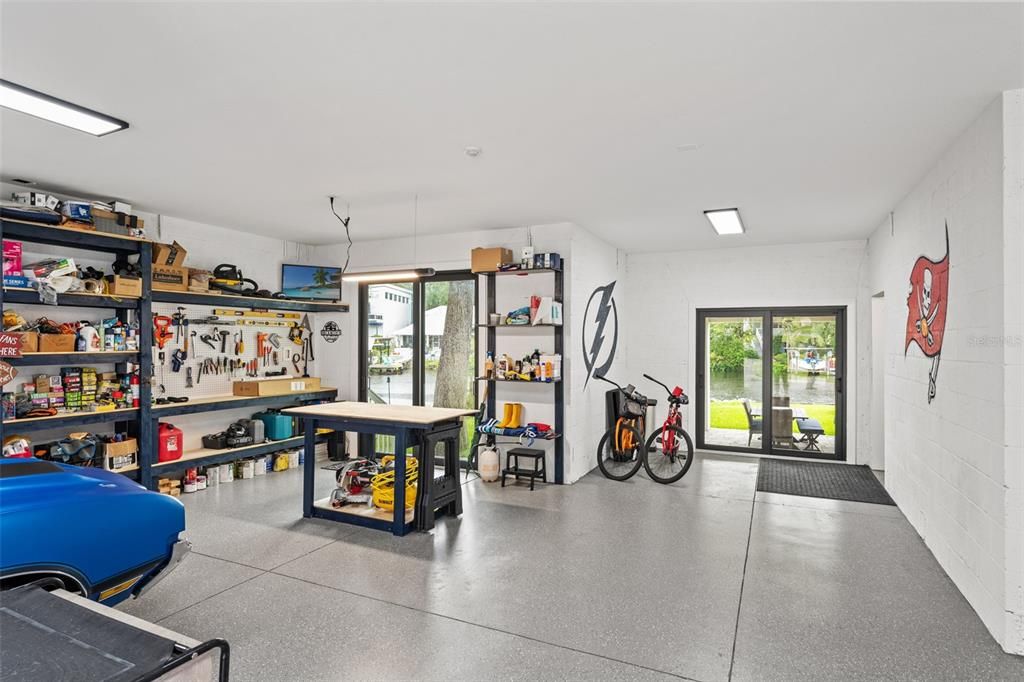 For Sale: $1,550,000 (3 beds, 2 baths, 2405 Square Feet)