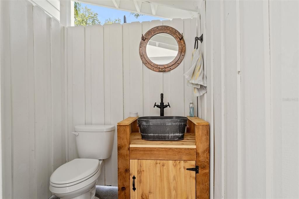 For Sale: $1,550,000 (3 beds, 2 baths, 2405 Square Feet)