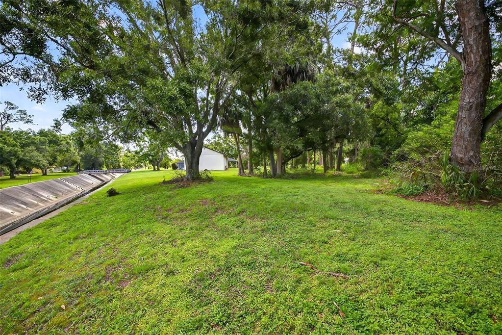 For Sale: $1,425,000 (4.43 acres)