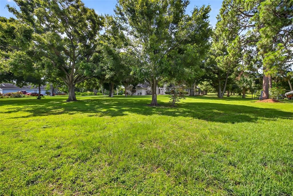 For Sale: $1,425,000 (4.43 acres)