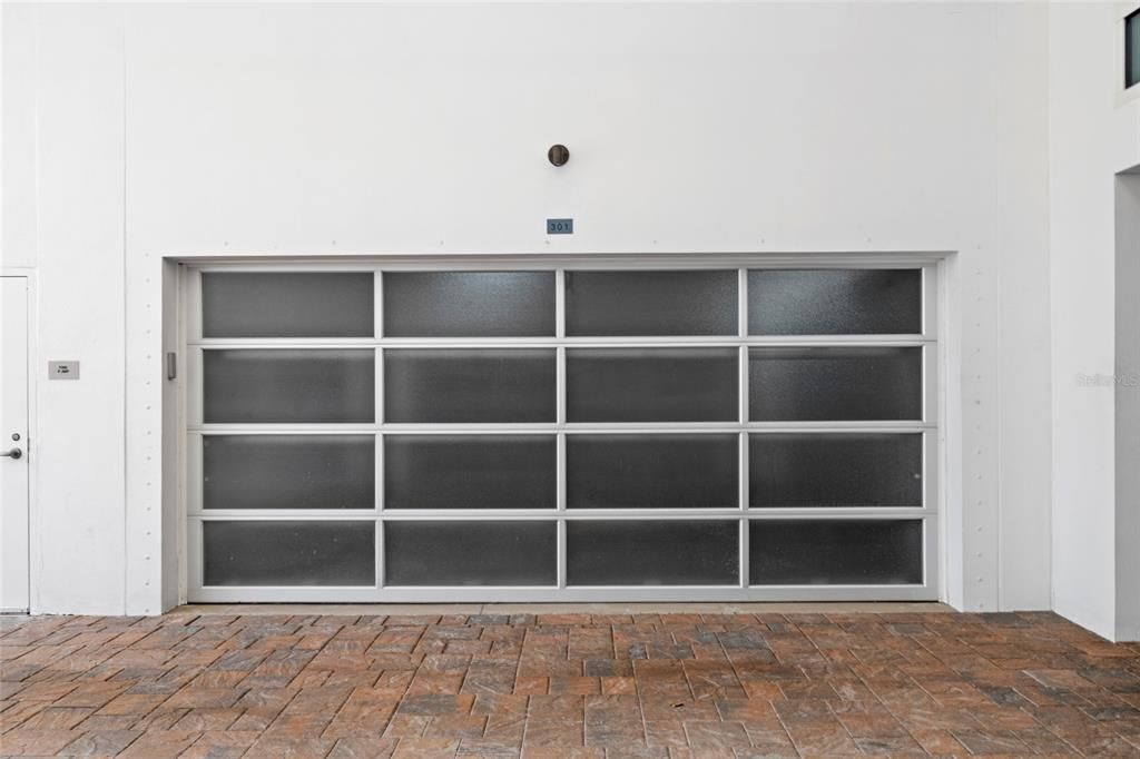 For Sale: $5,999,000 (4 beds, 4 baths, 3921 Square Feet)