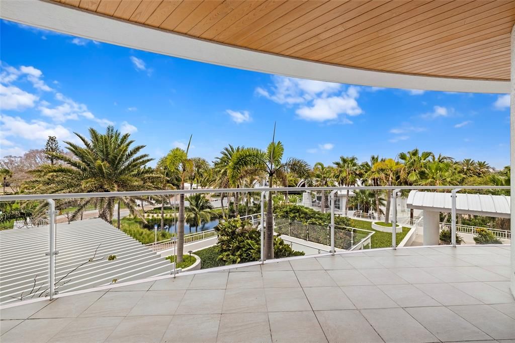 For Sale: $5,999,000 (4 beds, 4 baths, 3921 Square Feet)