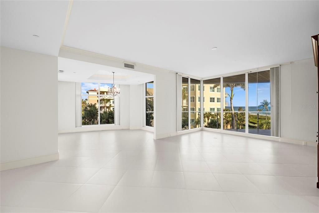 For Sale: $5,999,000 (4 beds, 4 baths, 3921 Square Feet)