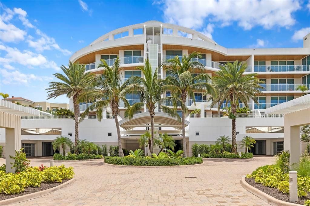 For Sale: $5,999,000 (4 beds, 4 baths, 3921 Square Feet)