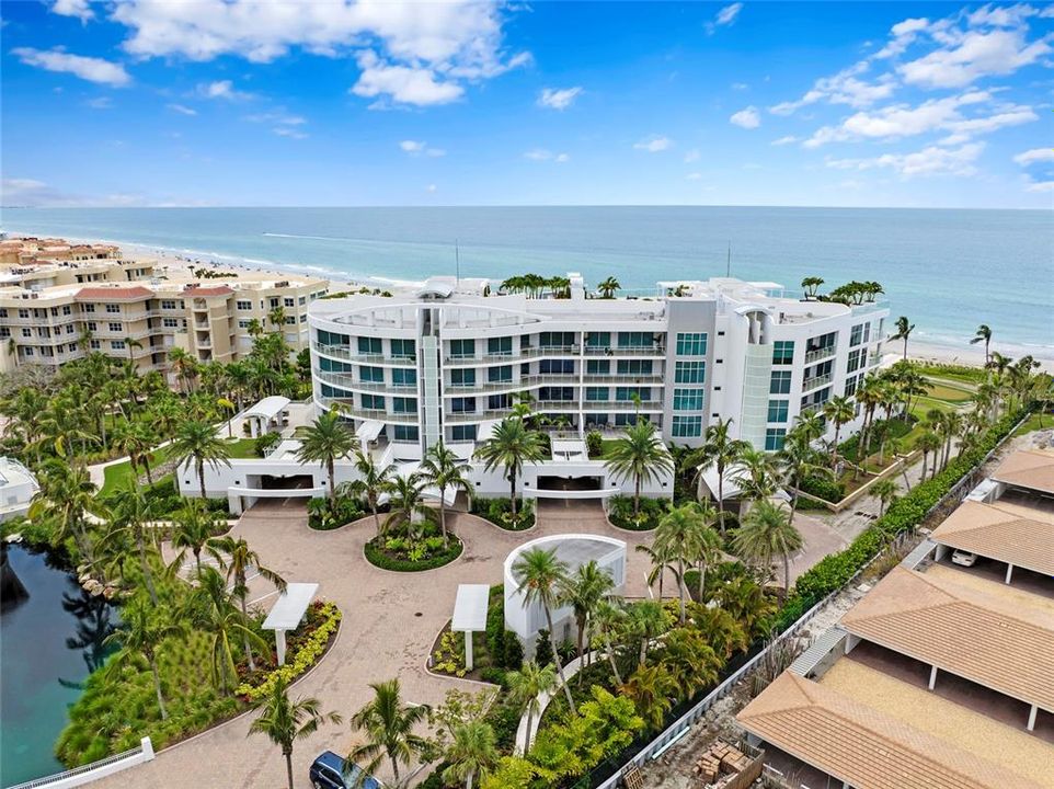 For Sale: $5,999,000 (4 beds, 4 baths, 3921 Square Feet)