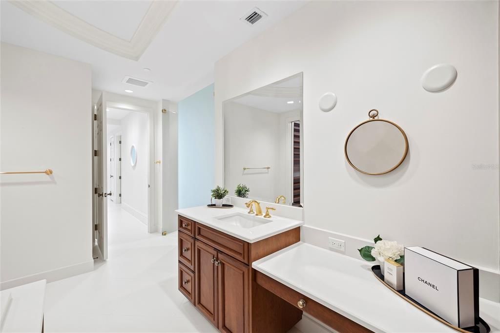 For Sale: $5,999,000 (4 beds, 4 baths, 3921 Square Feet)