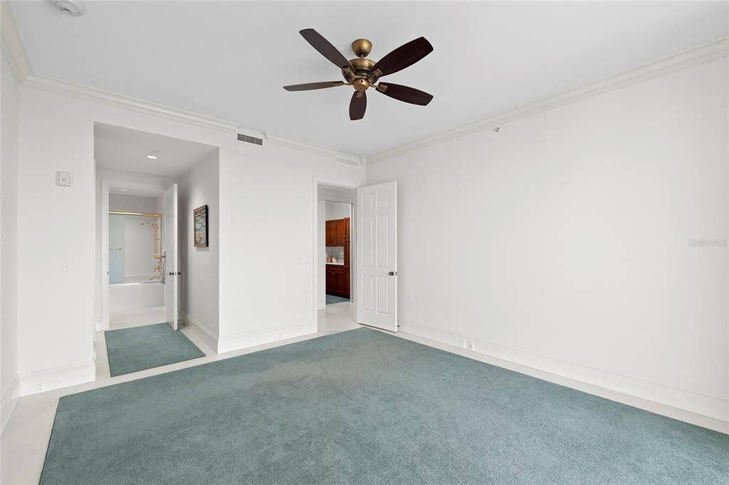 For Sale: $5,999,000 (4 beds, 4 baths, 3921 Square Feet)