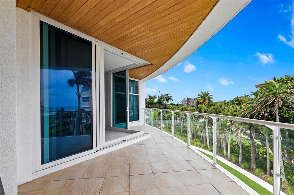 For Sale: $5,999,000 (4 beds, 4 baths, 3921 Square Feet)