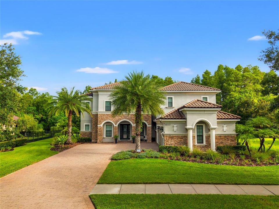 Vendido Recientemente: $2,099,000 (5 camas, 4 baños, 5412 Pies cuadrados)