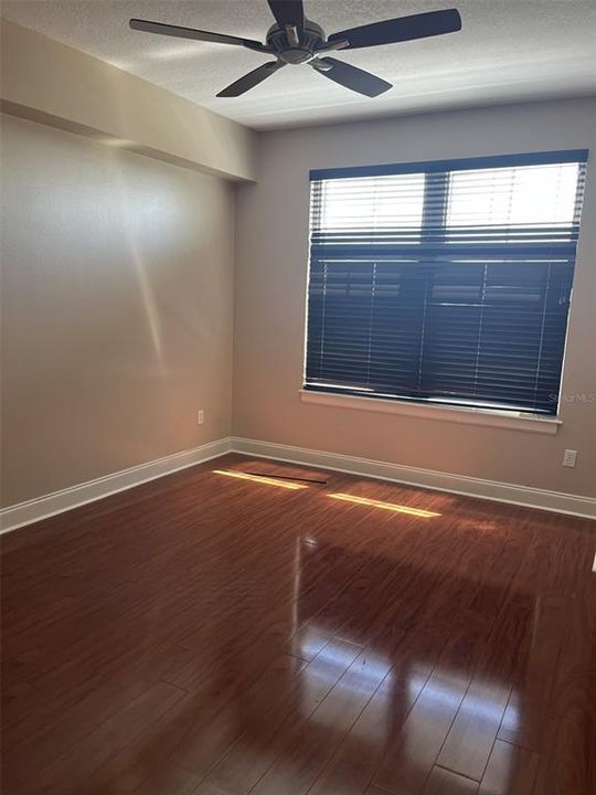 For Rent: $3,100 (2 beds, 1 baths, 1056 Square Feet)